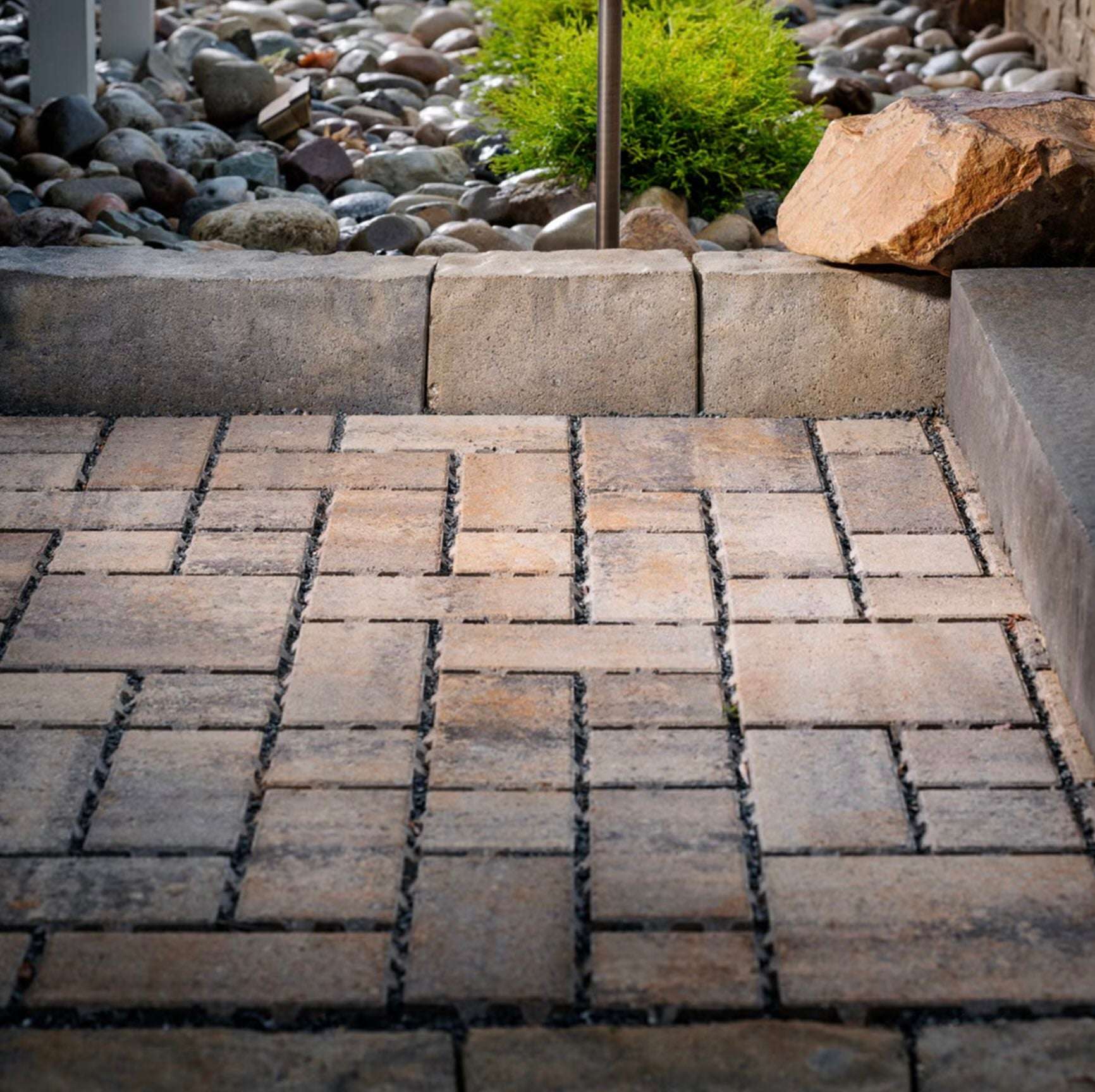 Belgard Aqualine Permeable Ashlar 80mm – 3pc | Hatteras