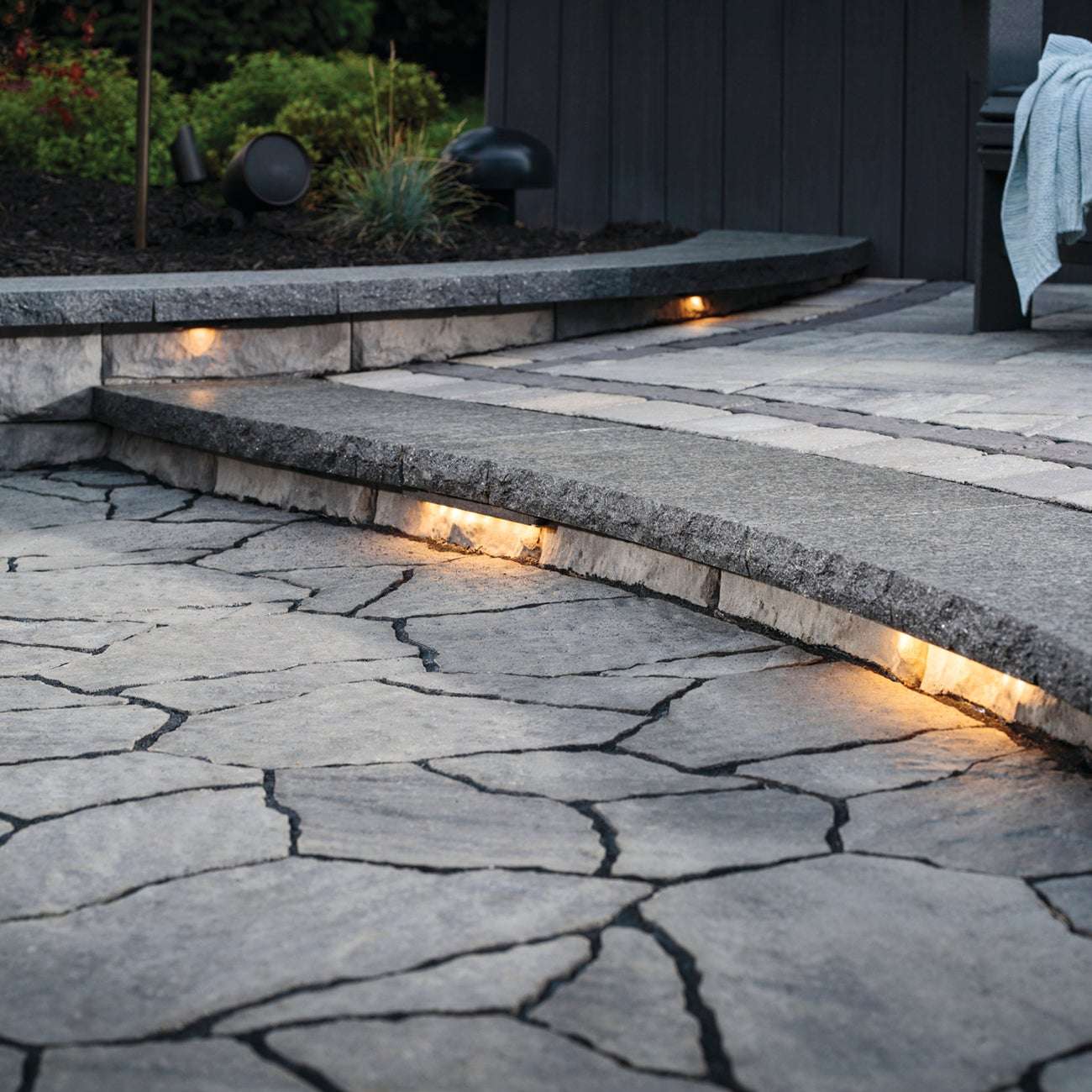 7” Replaceable Undermount Hardscape Light | Multi-Tone