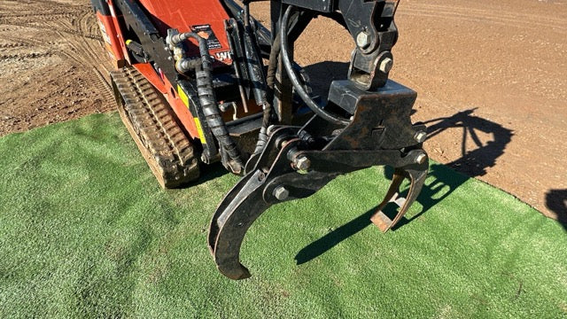 Ditch Witch SK1050 w/grading bucket