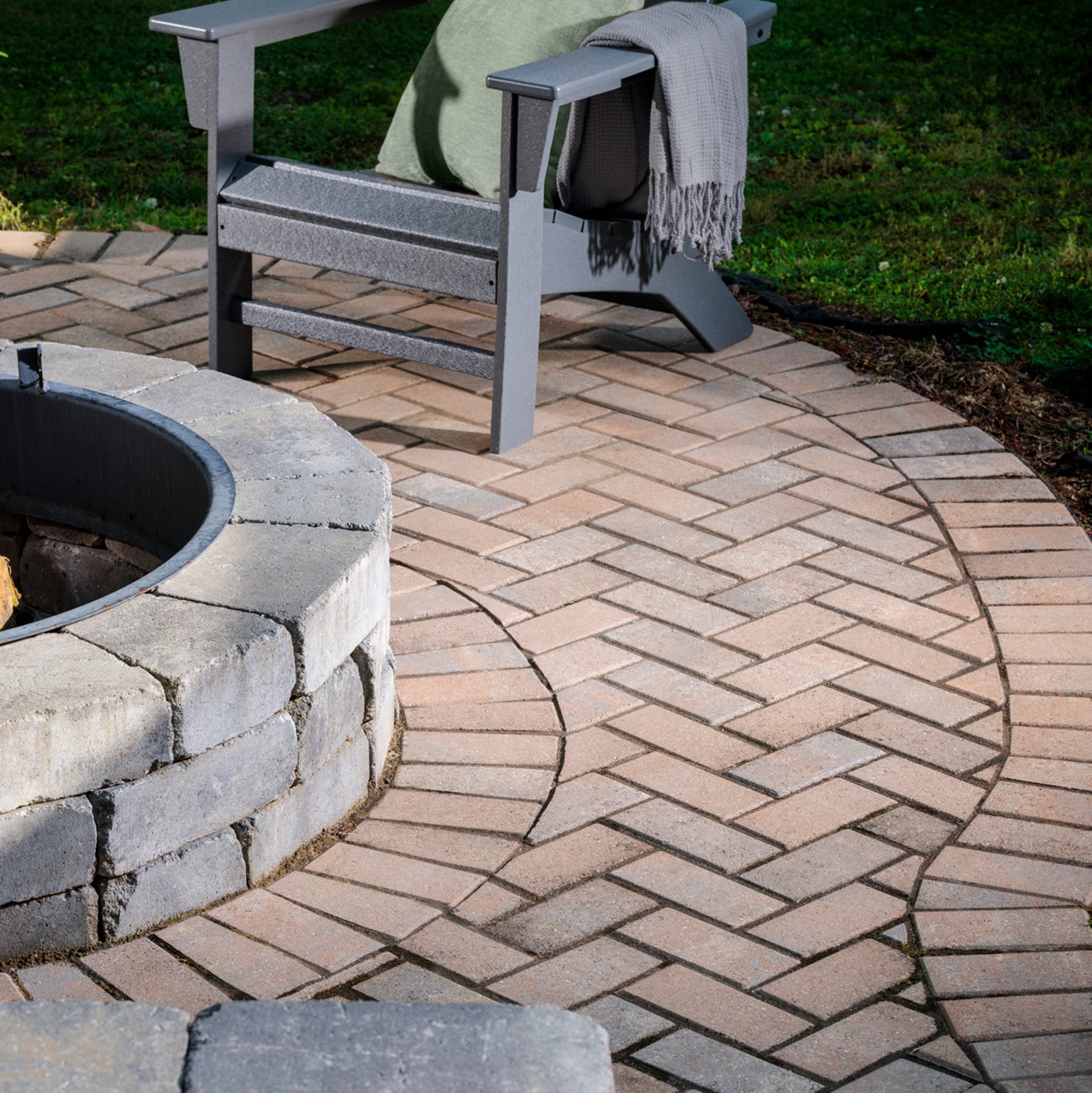 Belgard Holland Stone Pavers 4x8 Savannah | Sold by Layer or Pallet