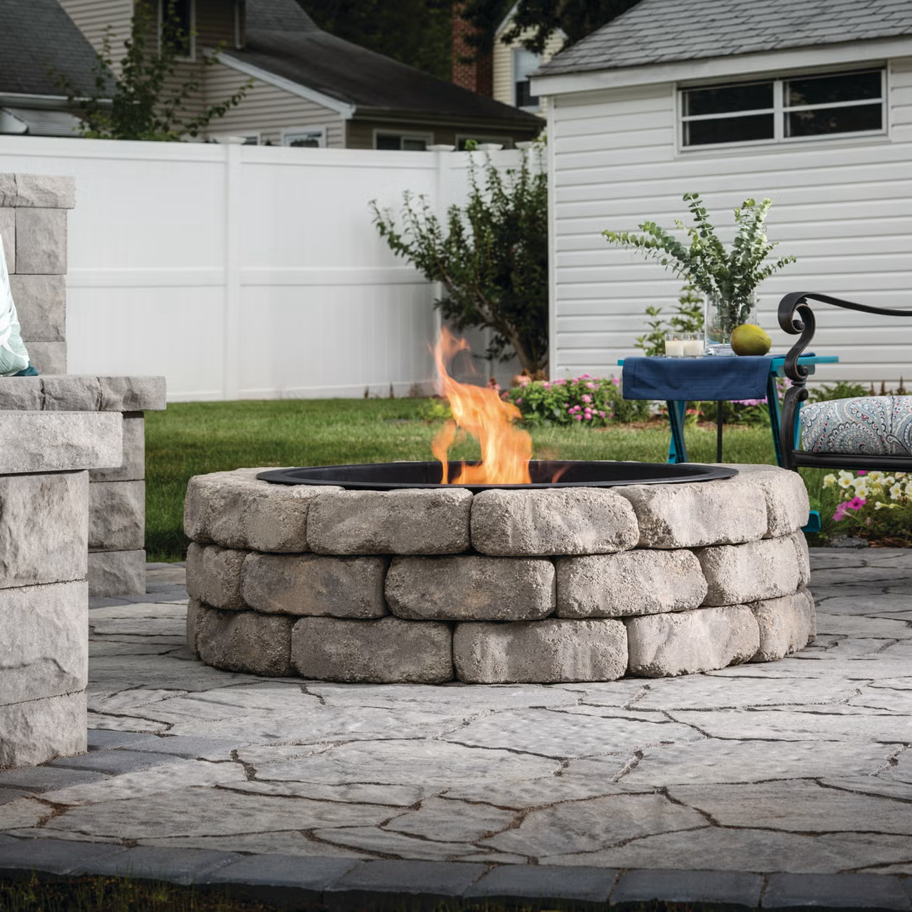 Belgard Flagstone Fire Pit Kit (Ashland)