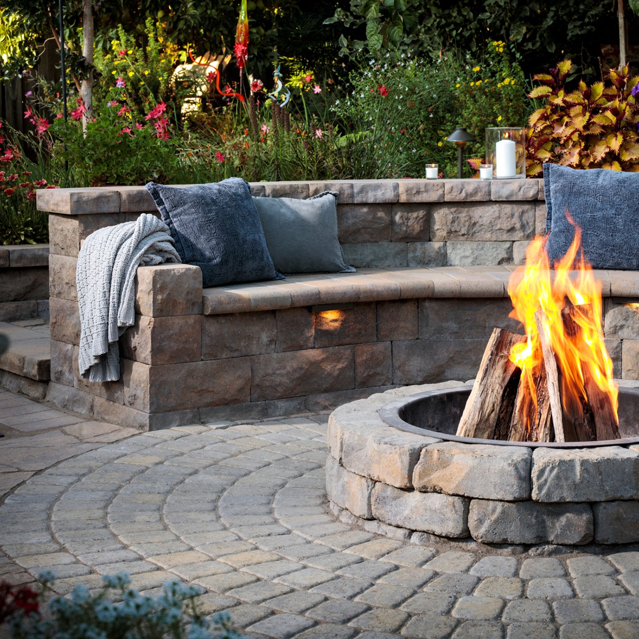 Belgard Flagstone Fire Pit Kit (Ashland)