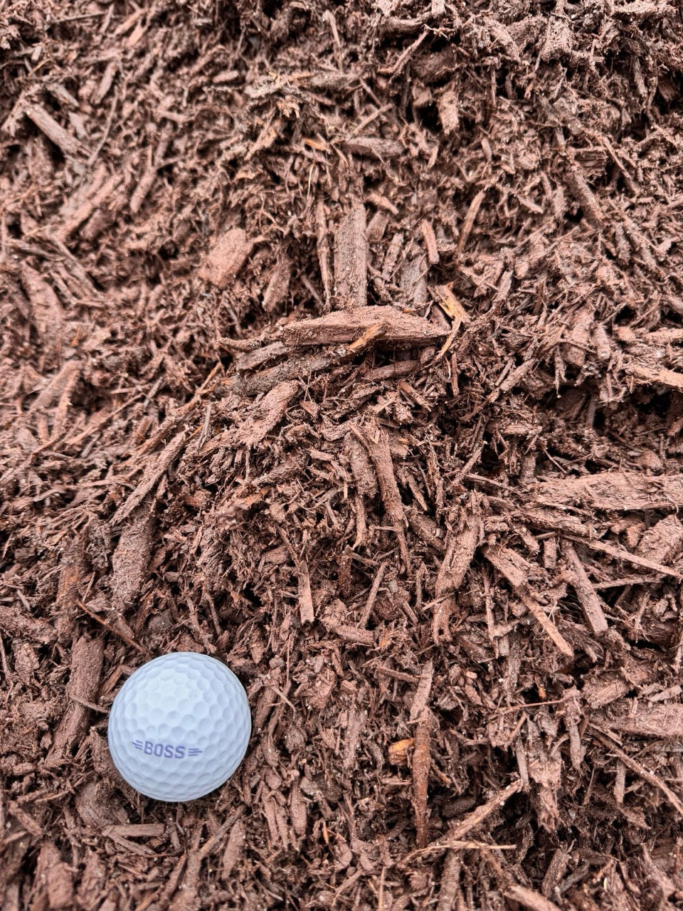 [Y13] MULCH / Dyed  Brown Shredded Hardwood Mulch