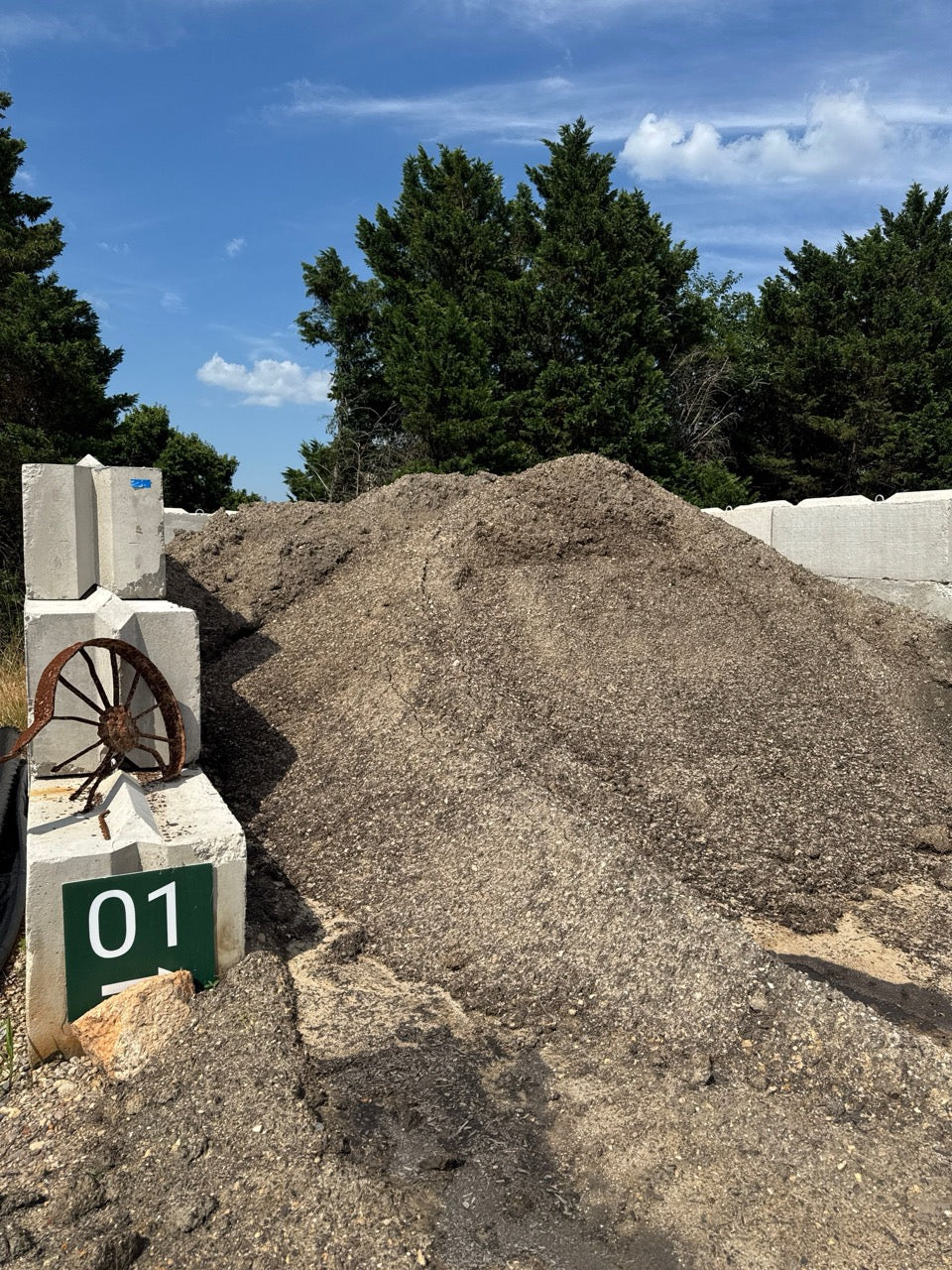[B01] Top-Dressing &quot;Sod Leveler&quot; 50/50 Compost/Sand Blend)