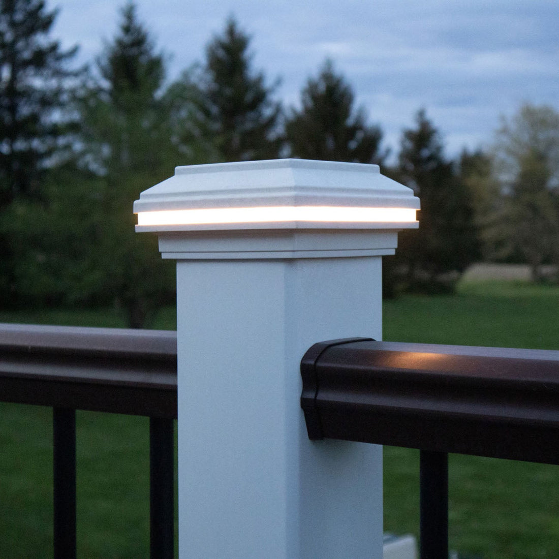 Belgard Vinyl LED Post Cap Light | Color Changing | White