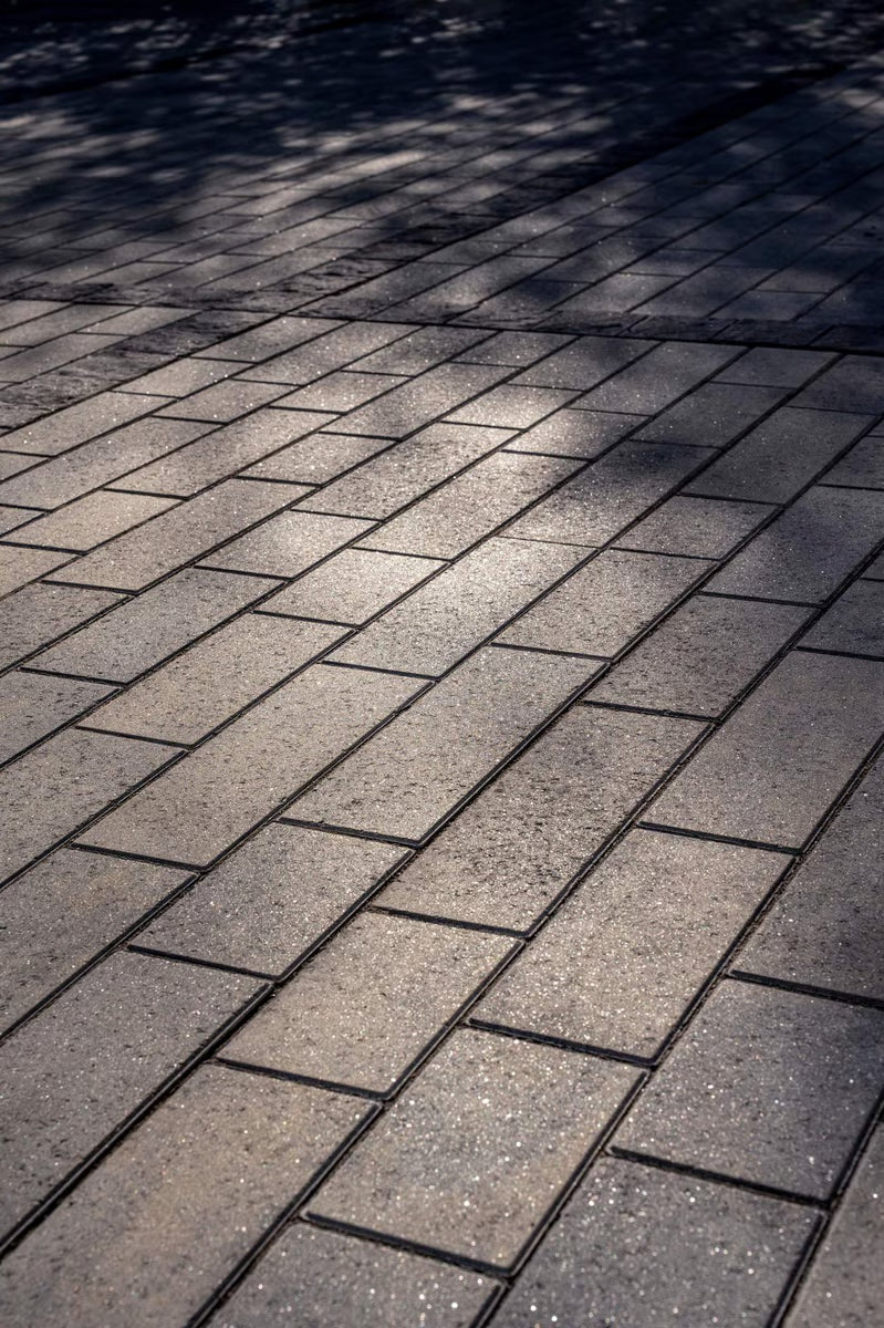 Techo Linea Large | Onyx Black | Sold by Layer or Pallet