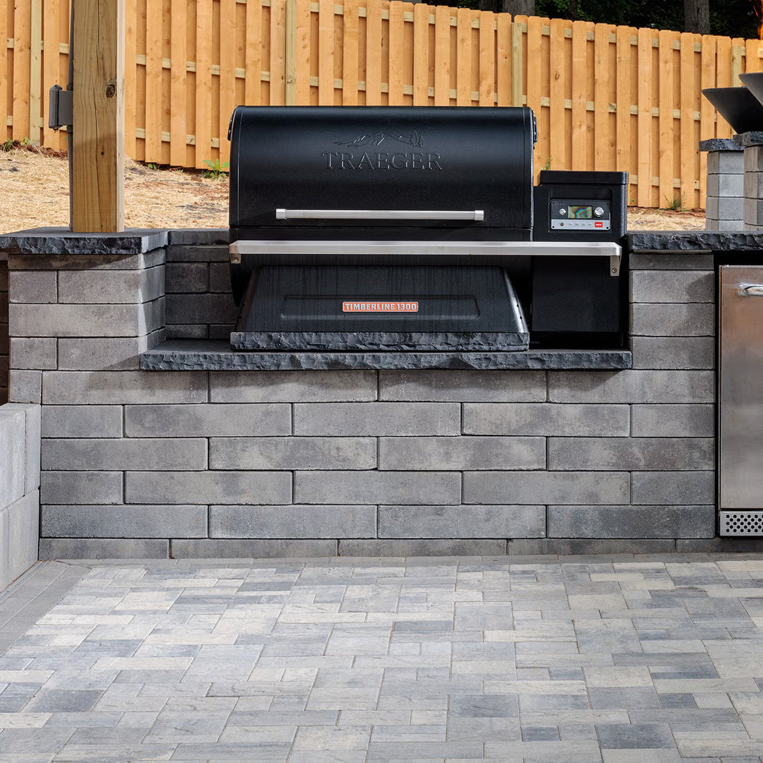 Belgard Melville Wall Wedge | Anthracite | Sold by Layer or Pallet