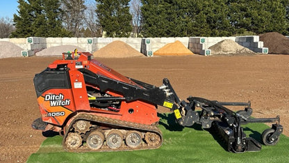 Ditch Witch SK1050 w/grading bucket