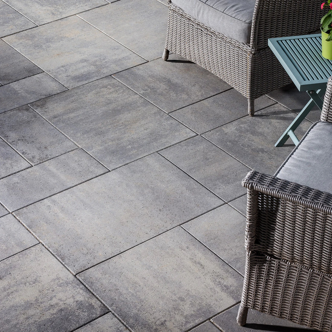 Belgard Dimensions 18 - 3pc. Magnolia | Sold by Layer or Pallet