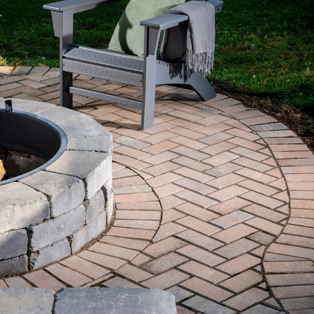 Belgard Holland Stone Pavers 4x8 Savannah | Sold by Layer or Pallet