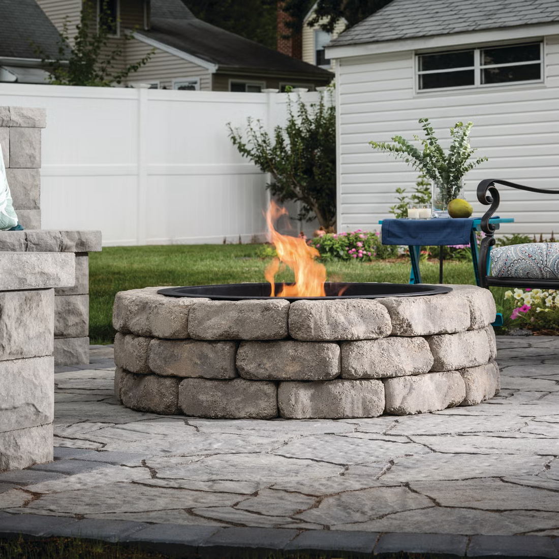Belgard Flagstone Fire Pit Kit (Ashland)