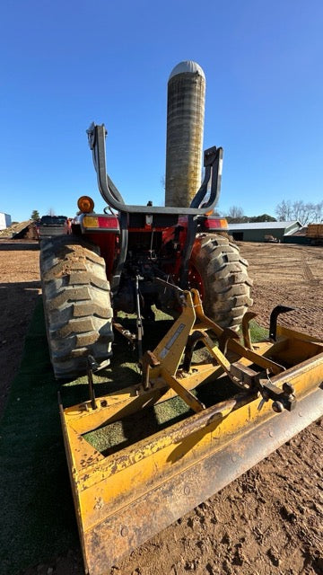 Kubota L4600 Tractor with bucket/box blade