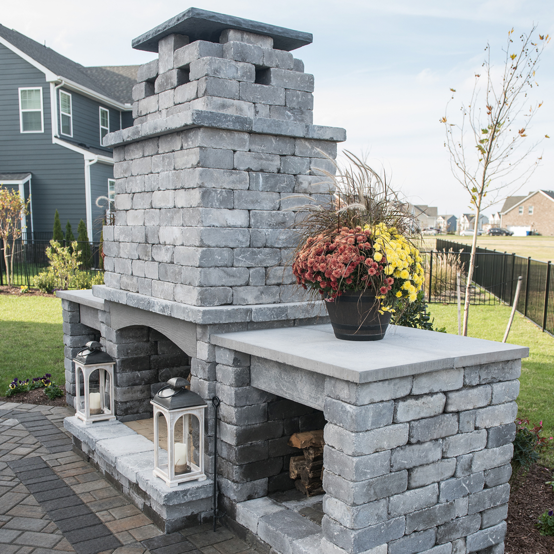 Belgard Dublin Fireplace Woodbox Kit | Chesapeake | James River